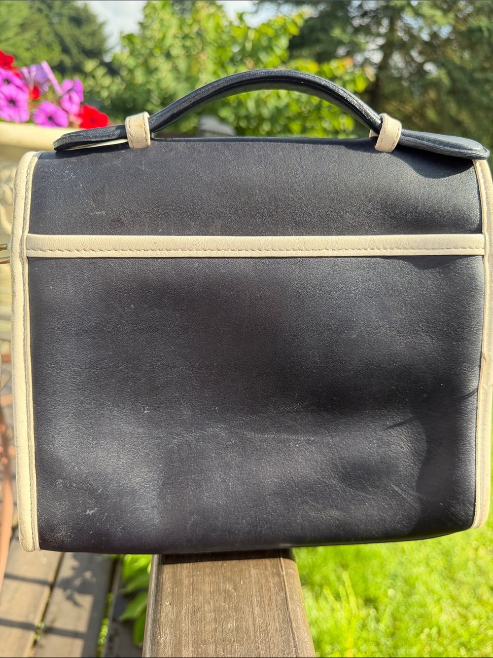 Y2K Vintage Coach Classic Black and Cream  Leather Crossbody purse M1P 6870 - Picture 3 of 14